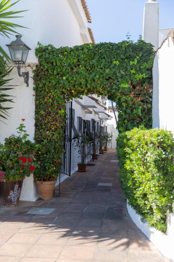 Ferienwohnung Casa Con Jardin Junto A La Playa Estepona Exterior foto